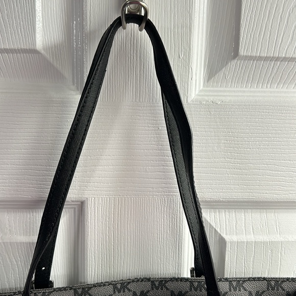 MICHAEL KORS JET SET LARGE POCKET MF TOTE BLACK - Picture 12 of 16